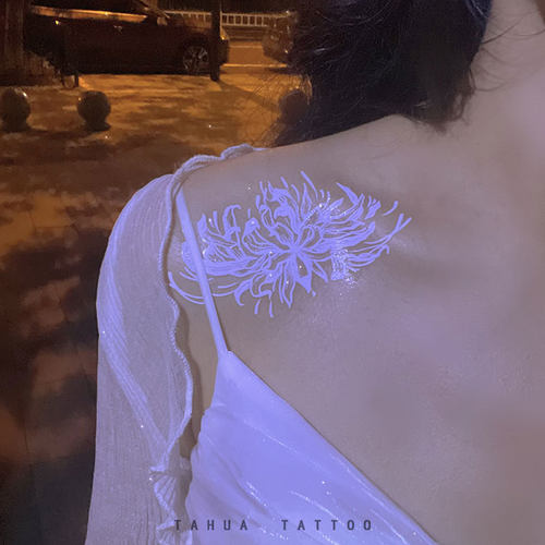 她画白色彼岸花锁骨白色纹身贴