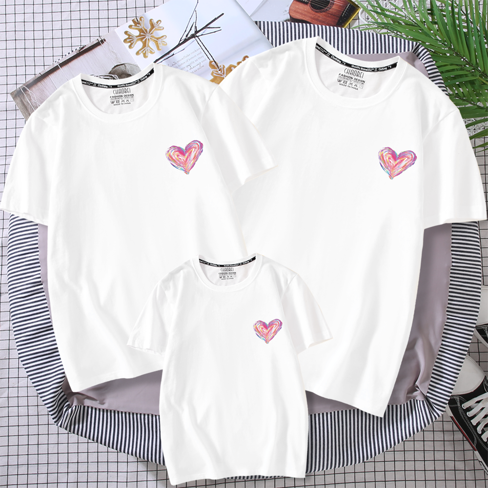 高级感亲子装夏装潮T恤一家三口四口母女母子彩绘爱心短袖全家装