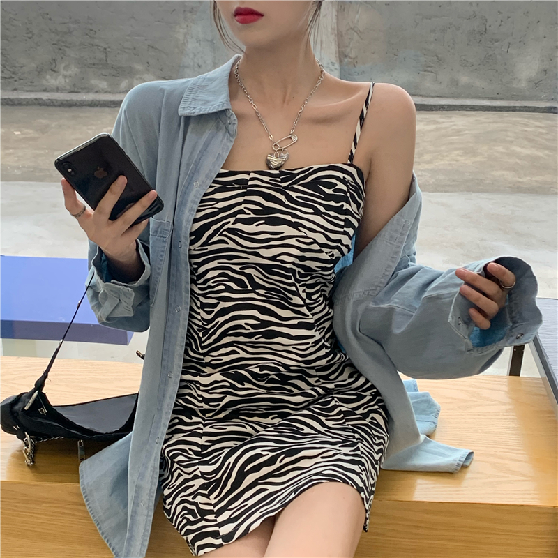 Real shot real price ~ ins early autumn new jeans versatile loose long sleeve shirt + leopard print suspender skirt