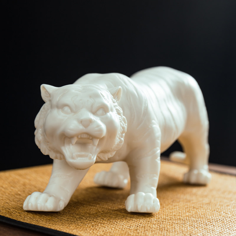 中式十二生肖老虎摆件居桌面办公室装饰招财镇宅陶瓷白瓷摆件