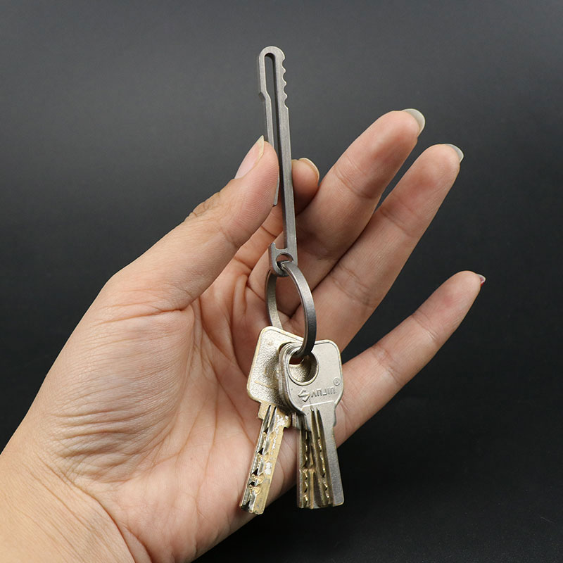 防盗钛合金时尚锁匙扣户外工具快挂扣装备创意开瓶器多功能钥匙扣