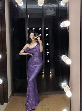 LOCK KK 新年战裙 腰臀比紫色亮片露背荡领吊带长裙连衣裙