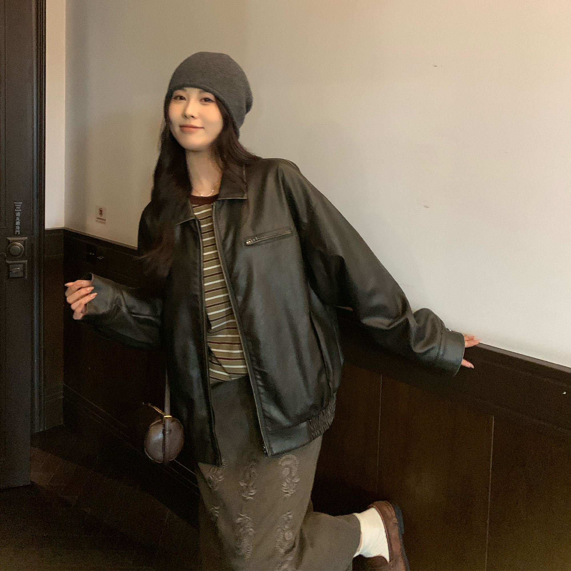 NAZ那子大码秋季时尚极简老钱砂洗混色胖mm黑色夹克PU皮衣外套女