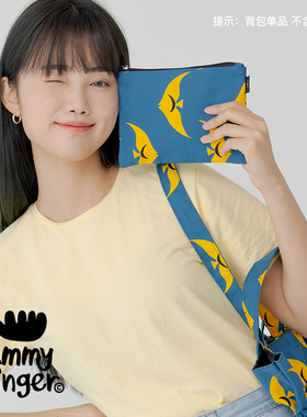 韩国设计师品牌jammyfinger可爱鱼手拿收纳化妆包证件零钱笔袋ins