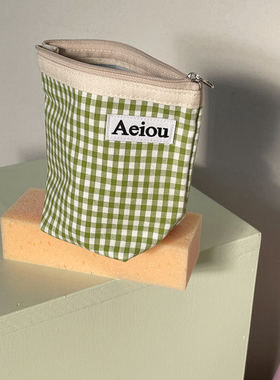 韩国小众品牌Aeiou绿色格子收纳便携日系大容量手拿法式化妆包ins