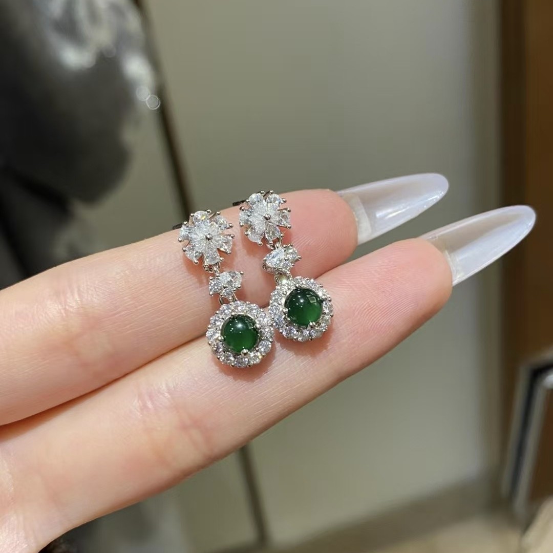 「恋花」天然A货翡翠耳钉女款花朵925银轻奢小众高级感送礼闺蜜,饰品/流行首饰/时尚饰品新,银饰耳饰,淘宝优惠券,粉丝福利购,淘宝优惠卷
