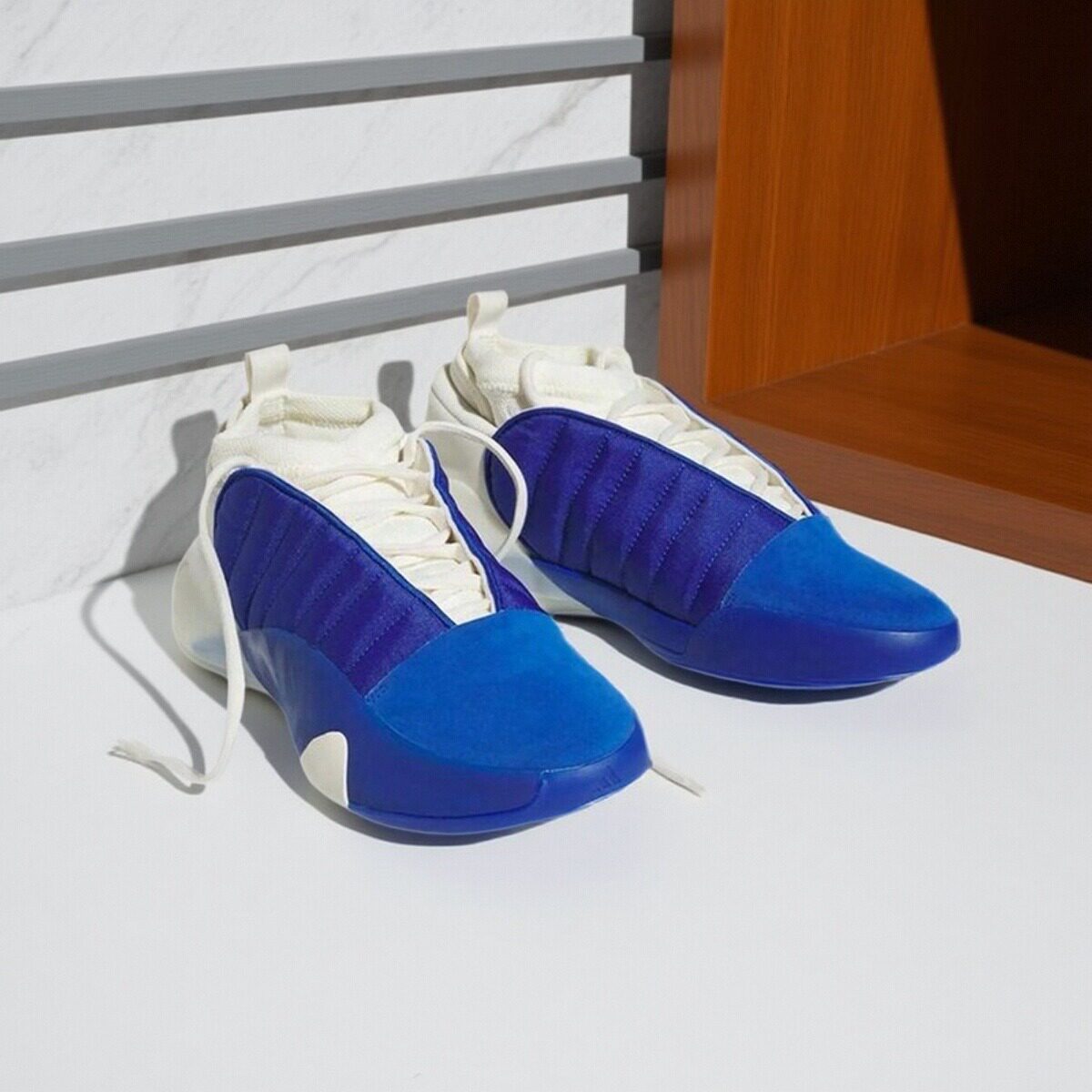 Adidas Harden Vol.7哈登减震包裹实战中帮篮球鞋50大码蓝白/黄黑