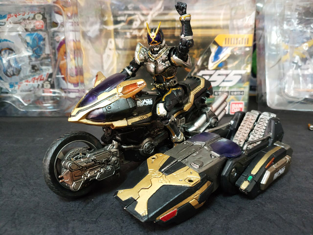 正版 万代 SIC极魂 假面骑士555 凯撒 Kaixa  机车/摩托BASSHAR