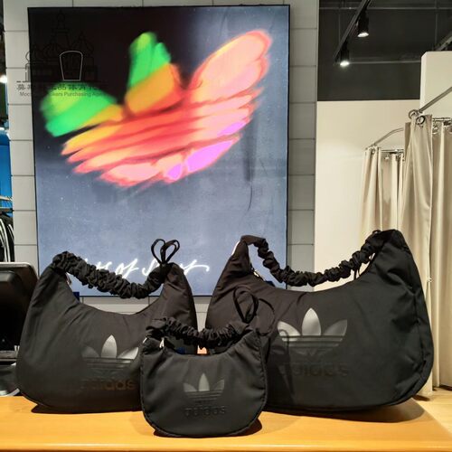 adidas2025中国女网红爆款单肩包