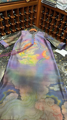 《凤飞九霄》香云纱135门幅50姆样衣定制款