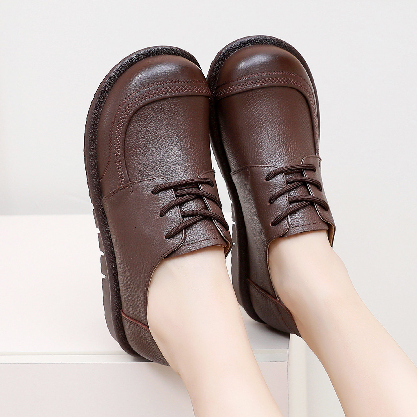 真皮妈妈鞋春秋乐福鞋休闲中老年深口皮鞋大码女鞋子软底防滑单鞋