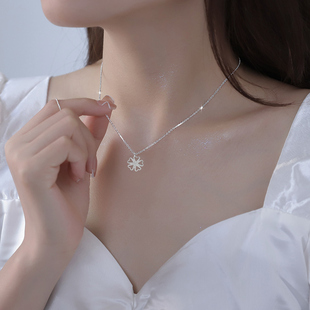 磨砂多心四叶草项链女款高级感小众学生党闺蜜女生日礼物配饰品潮