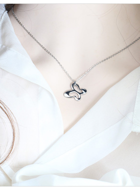 大蝴蝶项链2026年新款女锁骨链轻奢小众设计感蛇骨链颈链简约配饰