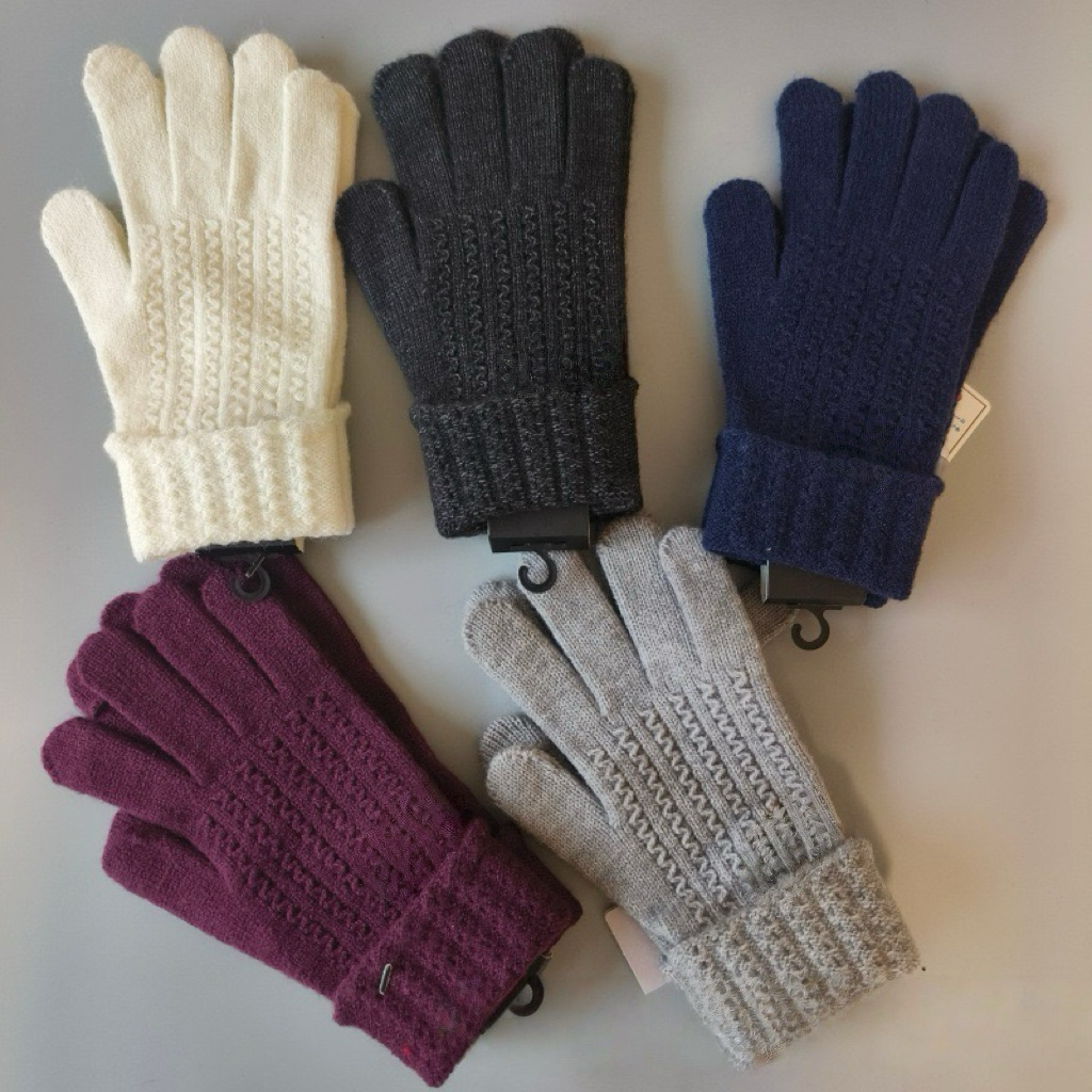 日单小众土星刺绣分指触屏羊毛手套女毛线加厚麻花保暖防寒手套