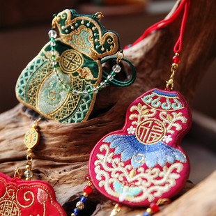 五福呈祥刺绣香囊挂件新年复古风葫芦平安锁福袋铜钱福字汉服挂饰