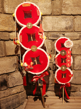 成品铜钱手持灯笼 2026马年毛绒红色发财金币竹杆手握宫灯笼花灯