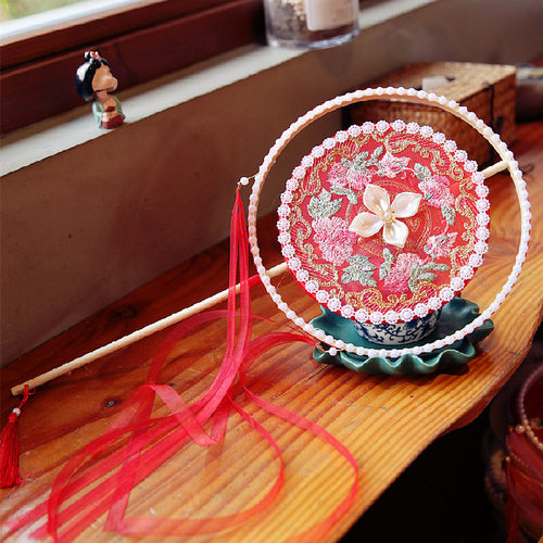 刺绣双层四瓣花刺绣团扇