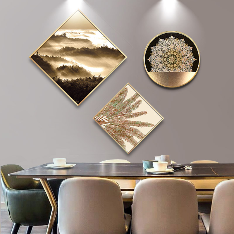 轻奢风饭厅高档时钟组合装饰画