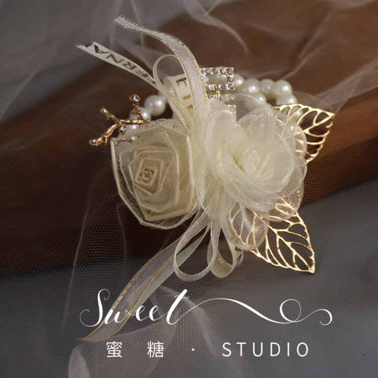 原创森系白纱伴娘姐妹团手腕花