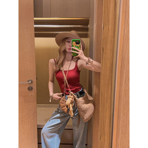 狠遮副乳含胸垫的显瘦小吊带背心