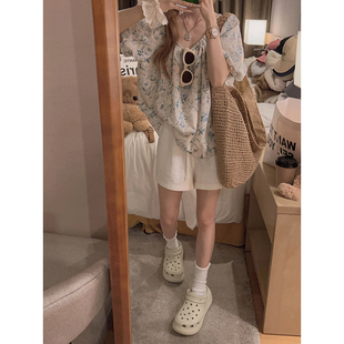 松紧腰白色休闲小短裤 亚麻料 好搭配 Yukiss