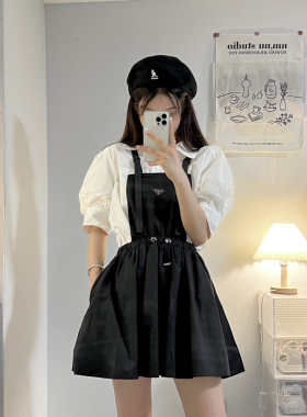 花花家高腰A字小黑裙收腰背带女泡泡袖白衬衫两件套质感宫廷风