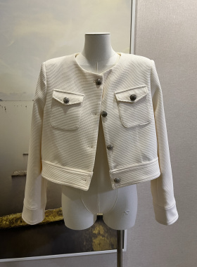 百搭气质高级感银扣小香风圆领直筒短外套女春季新品翻口袋白西装