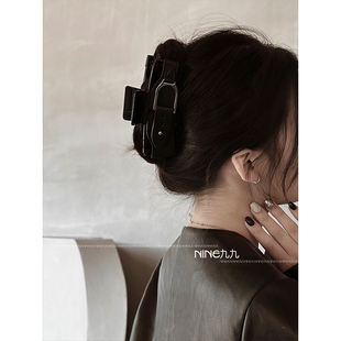 NINE九 甜酷皮带扣PU抓夹女大号鲨鱼夹发量多方形发抓朋克 个性