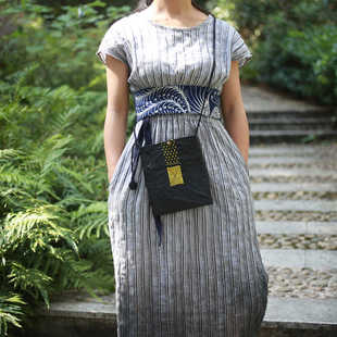 【空谷守艺】非遗文创苗族手工老绣 侗族亮布小包 单肩斜挎--茗侗