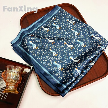 繁星原创新款设计复古蓝色小鸭子丝巾印花方巾包头巾披肩屁帘装饰