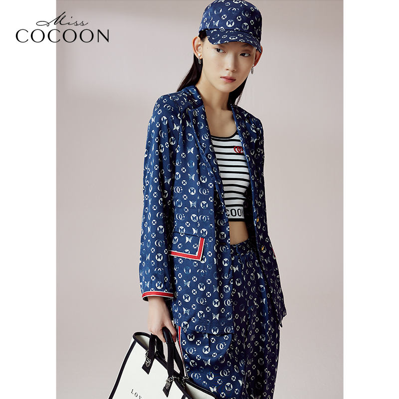 商场西装COCOON印花时尚