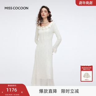 MISSCOCOON可可尼荷叶领针织长裙女2025秋冬新款 蕾丝绣花连衣裙