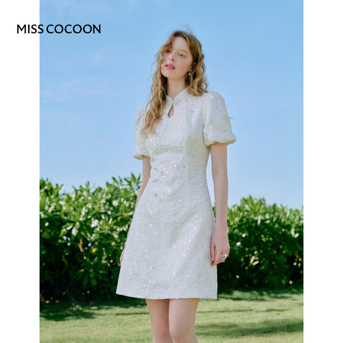 MISSCOCOON可可尼白色连衣裙
