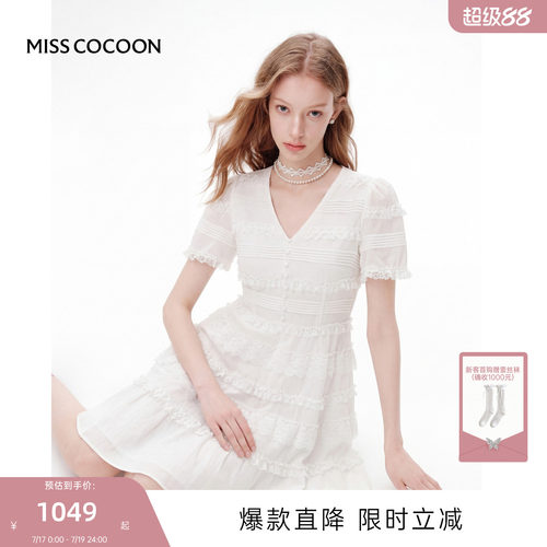 MISSCOCOON可可尼白色V领收腰裙子女26夏新款法式蕾丝花边连衣裙