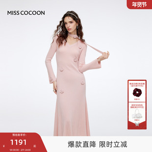 MISSCOCOON可可尼立体花朵针织长裙女2025冬新款100绵羊毛连衣裙