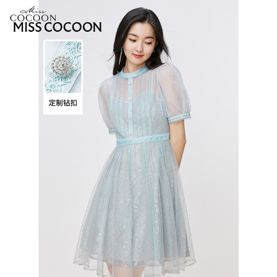 miss COCOON烫金气质网纱裙2023夏新款女优雅刺绣蕾丝网纱连衣裙