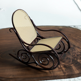1885-迷你家具博物馆手办收藏设计honet Rocking Chair毕加索同款