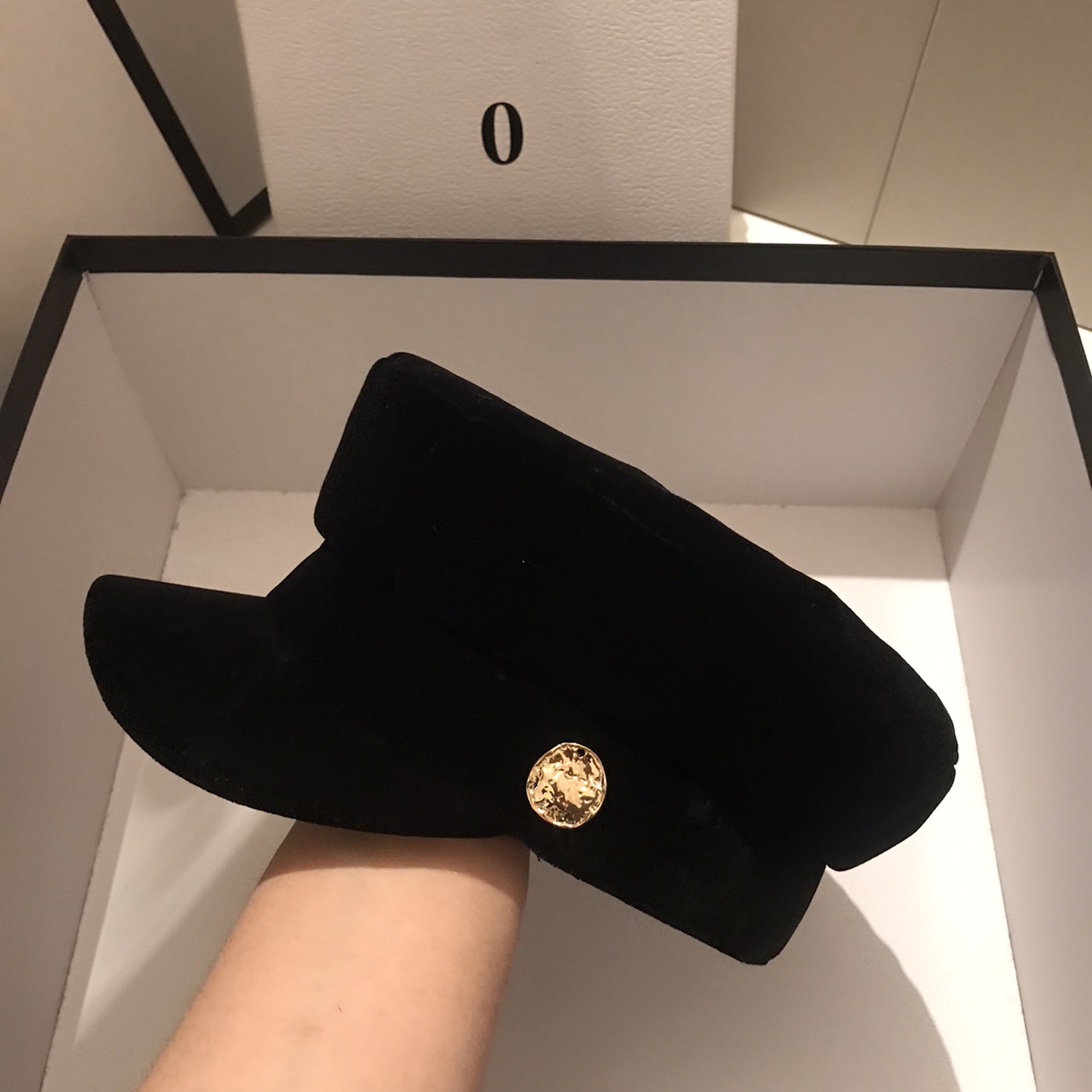 秋冬黑色百搭丝绒报童帽大头围鸭舌贝雷帽女显脸小平顶八角帽子潮