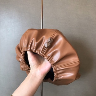 mona同款帽子飞碟帽韩版百搭复古PU皮质网红款贝雷帽显脸小画家帽