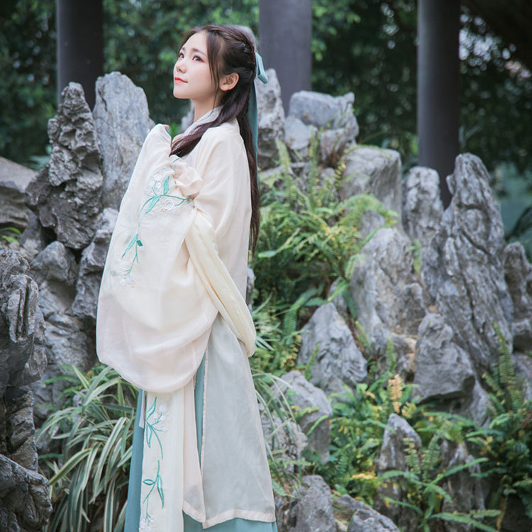 女士汉服刺绣改良大袖衫上襦交领曲裾舞台演出古筝摄影服装出租