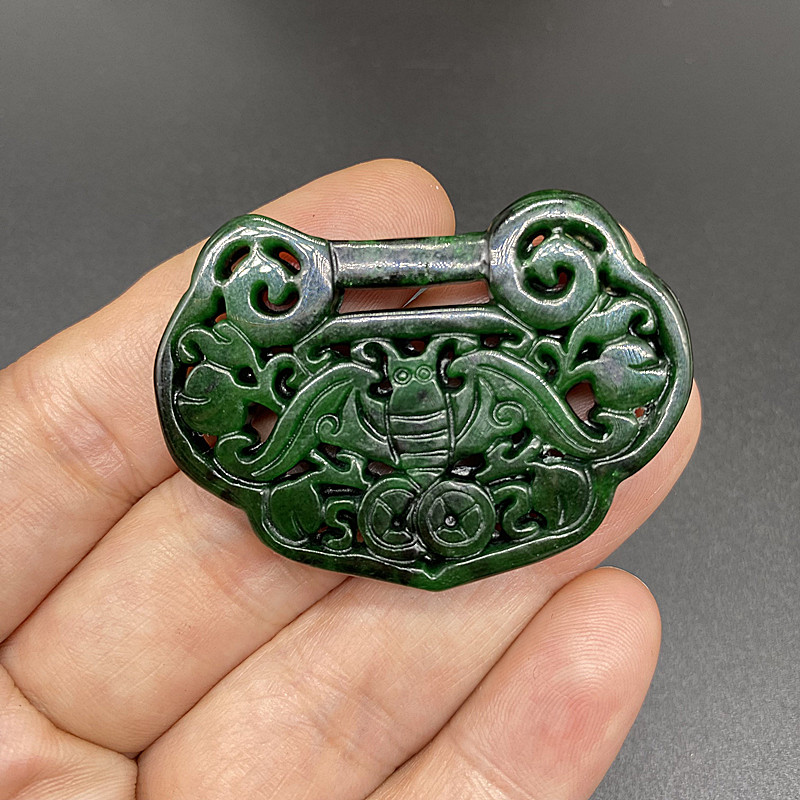 干青翡翠蝙蝠锁吊坠挂件玉佩腰佩图片