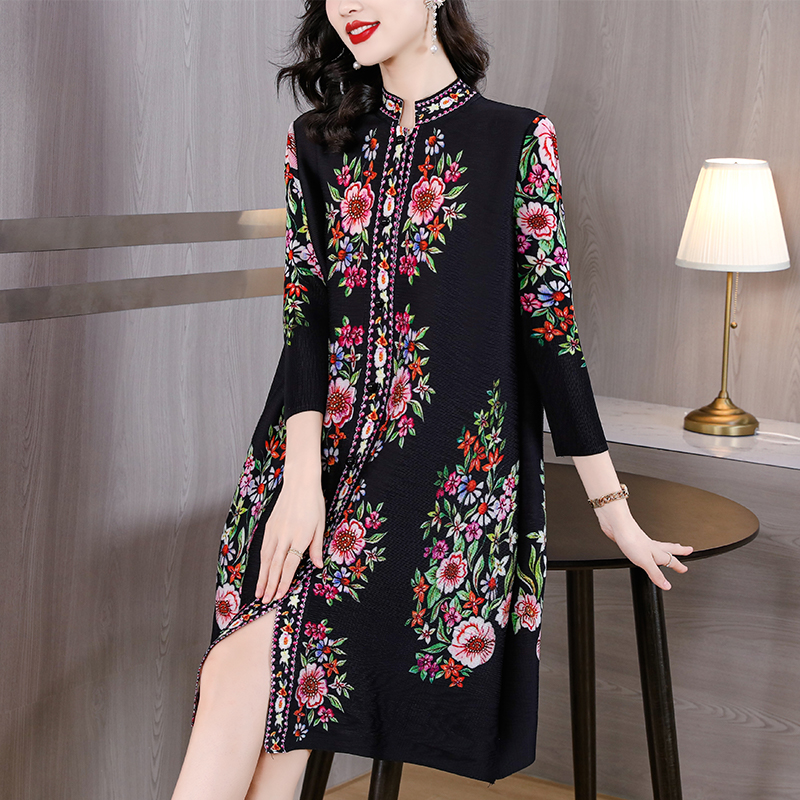 褶皱2023秋季新款大码阔太太宽松复古印花高领皱褶A字连衣裙