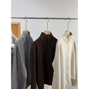 百搭纯色款~挺括立领小纽扣拉链合身版型短款显瘦开衫毛衣外套女