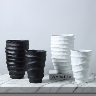 现代北欧新中式黑白树脂花瓶花盆摆件家居样板房酒店会所民宿饰品