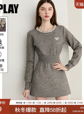 DPLAY2025年冬季新款灰色圆领修身针织连衣裙气质法式裙子毛衣裙