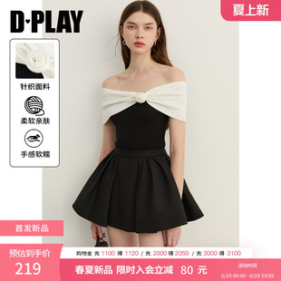 DPLAY2026年夏季新款黑色吊带一字肩立体花朵优雅气质针织T恤上衣