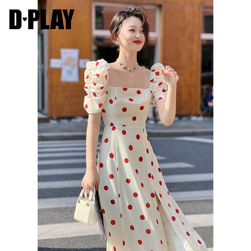 DPLAY新款方领羊腿修身复古