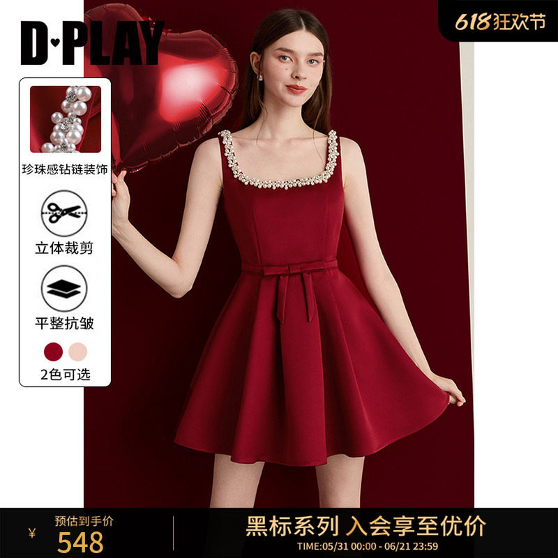 DPLAY【黑标】秋季新款红色女短款珍珠感链气质礼服裙