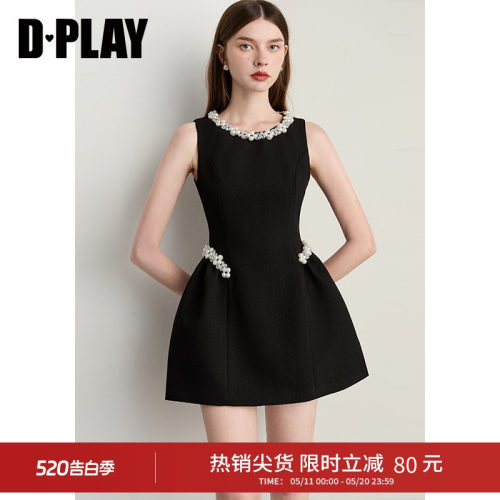 DPLAY2025年秋季新款黑色圆领礼服裙女腰部珍珠感织带短款裙子
