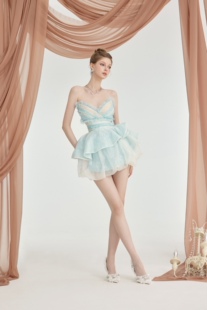 Luck 新款 Berry 抹胸两件套夏季 不规则设计感蓬蓬裙v领短款 Sheer